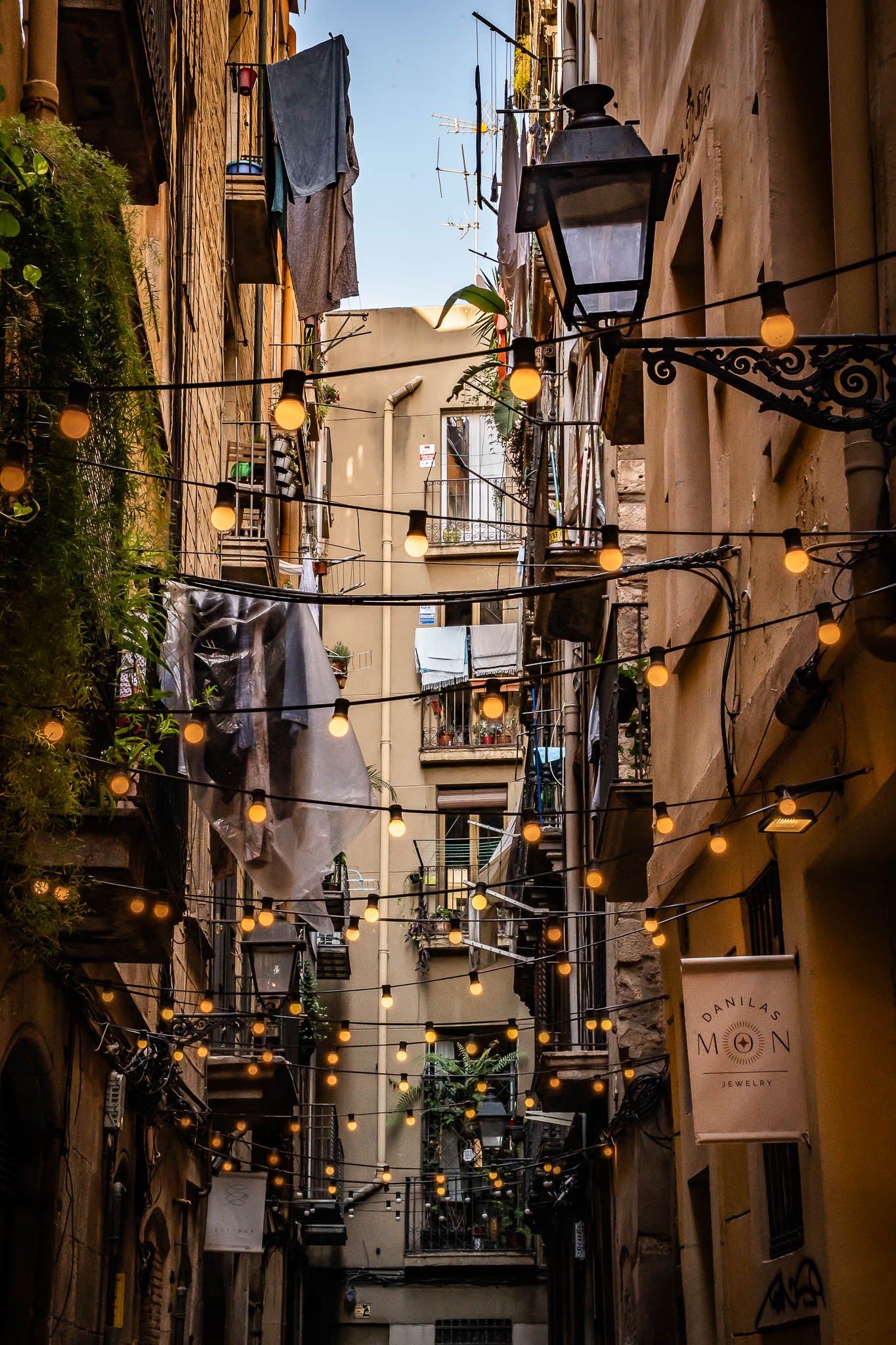 Callejón con luces, Barcelona