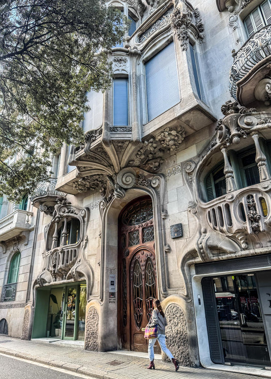Fachada modernista de la Casa Comalat, Barcelona