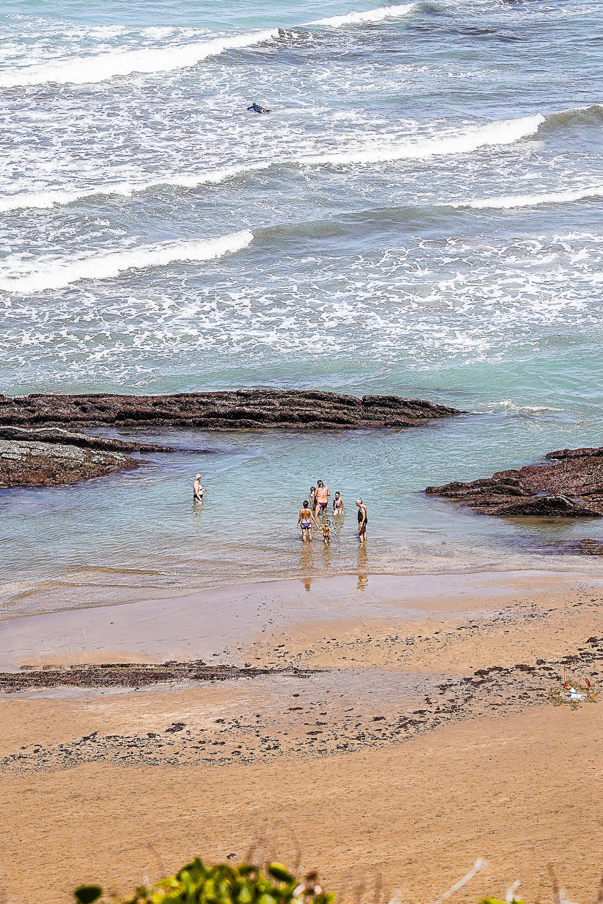 Bañistas en Zumaia