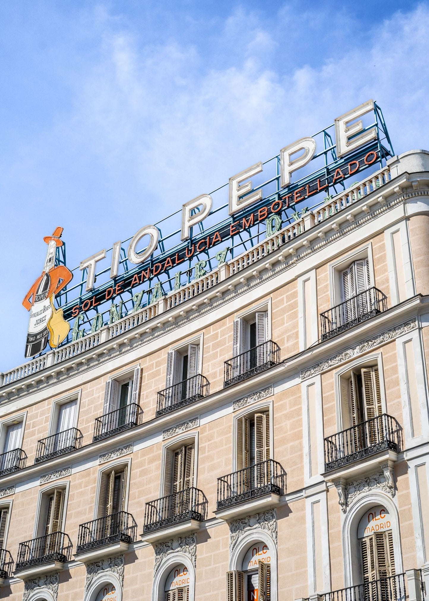Rótulo luminoso de Tío Pepe en Puerta del Sol, Madrid