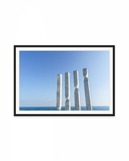 Escultura frente al mar Barcelona